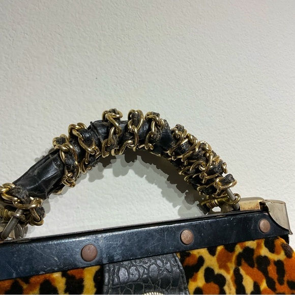 Vintage Nine West Purse Clutch Leopard Print Handle With Chain. Clean Inside - Picture 3 of 10